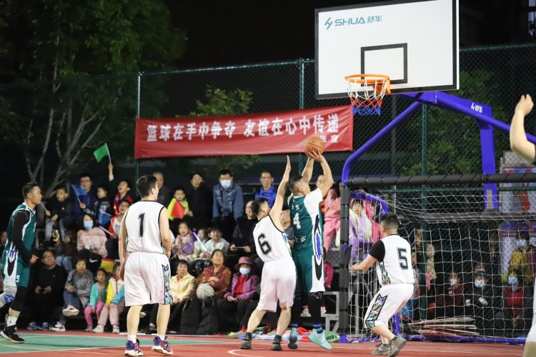 时不少邻